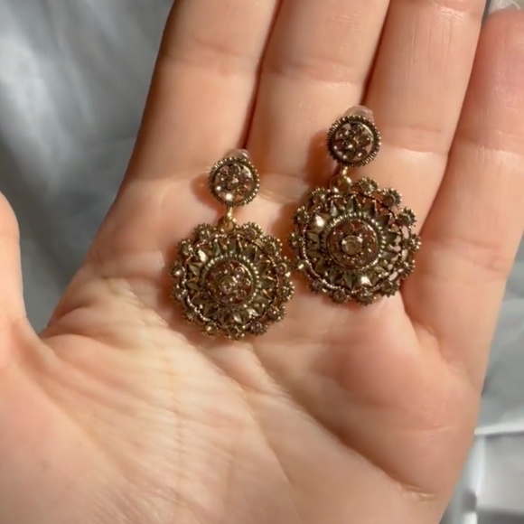 Vintage Gold Floral Earrings – Antique Statement Boho Jewelry - Picture 8 of 8